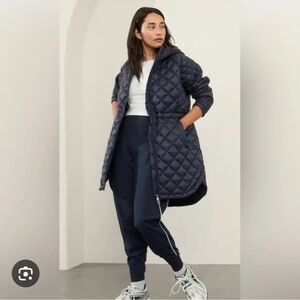 Athleta Whisper Featherless Puffer Parka, XS, Navy